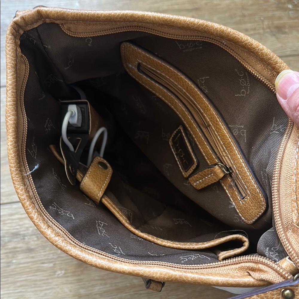 BOC Tan, Gray, and Cream Leather Shoulder Bag - Picture 3 of 4